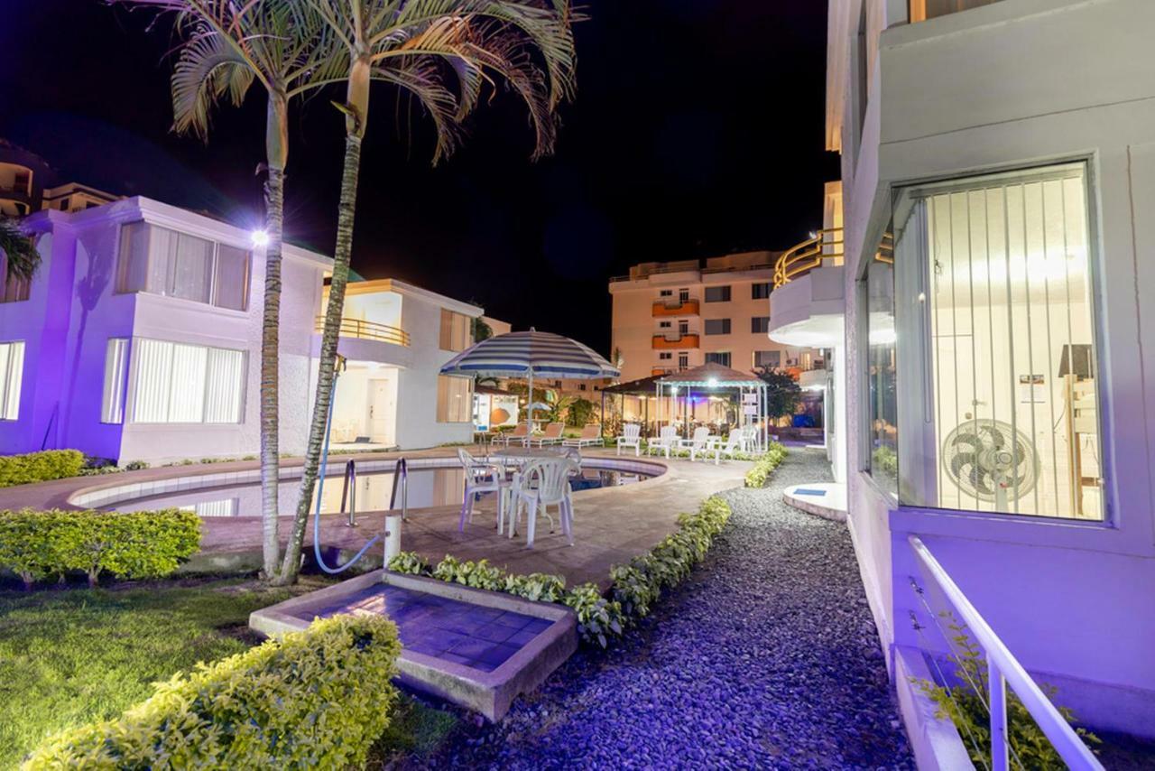 Oceanic Lodge Tonsupa Exterior photo